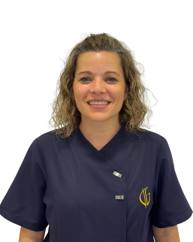 Laura Higienista dental en Clínica dental Guerrero en Badajoz