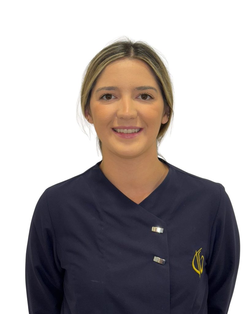 María Higienista dental en Clínica dental Guerrero en Badajoz